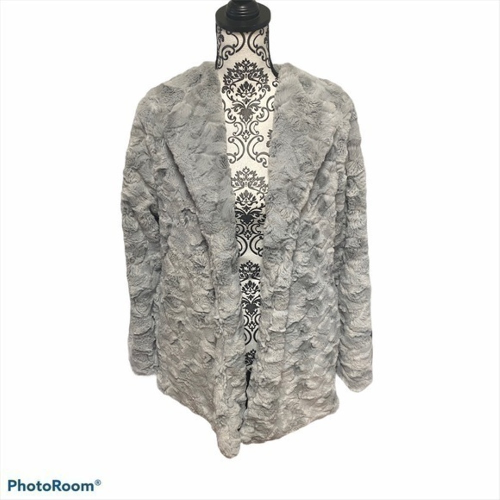 Like new Sadie & Sage faux fur dress coat